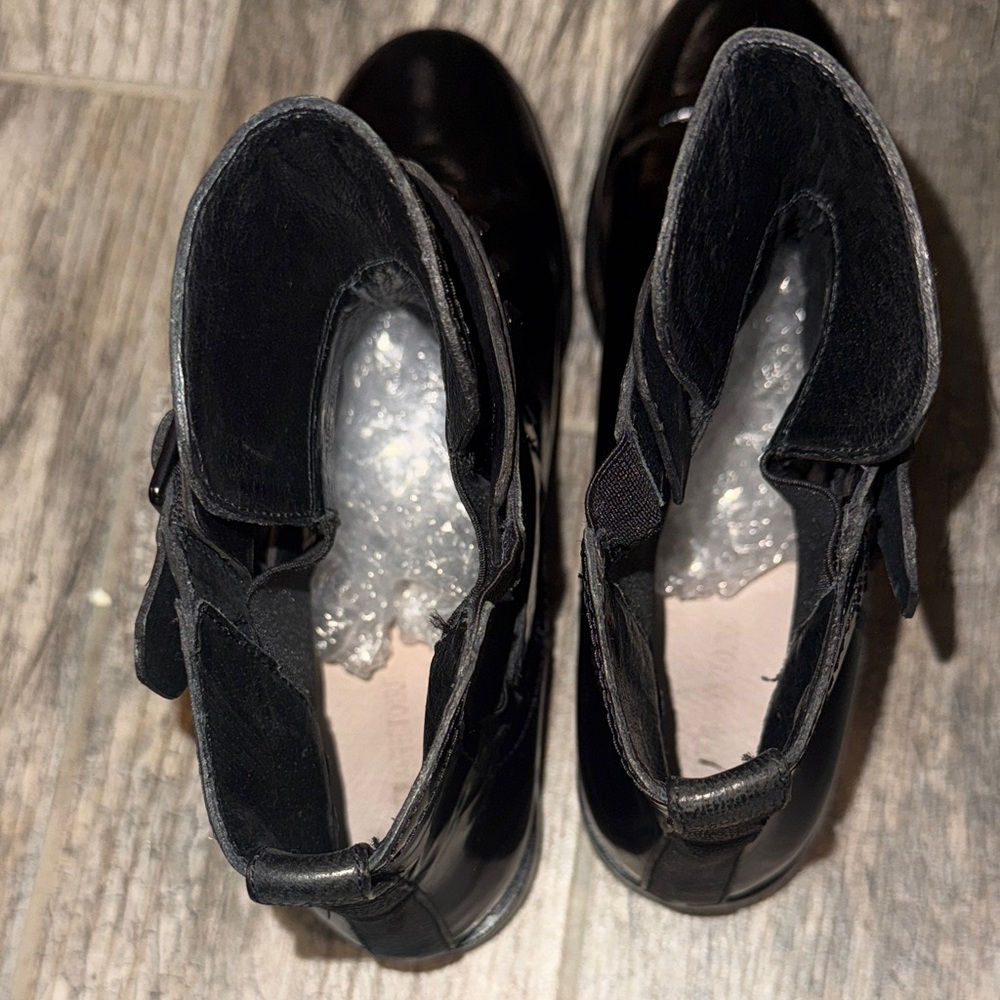 Pour La Victoire Patent Leather Ankle Booties - Picture 7 of 9
